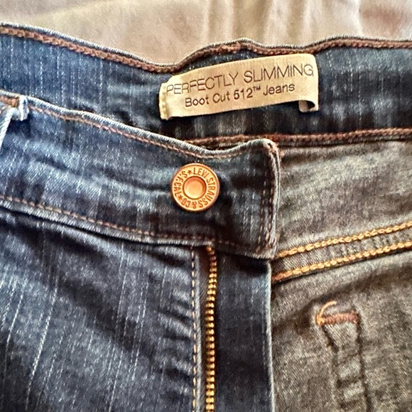 Levi’s Boot Cut 512 Perfectly Slimming Size 12 in Indigo - Picture 3 of 5